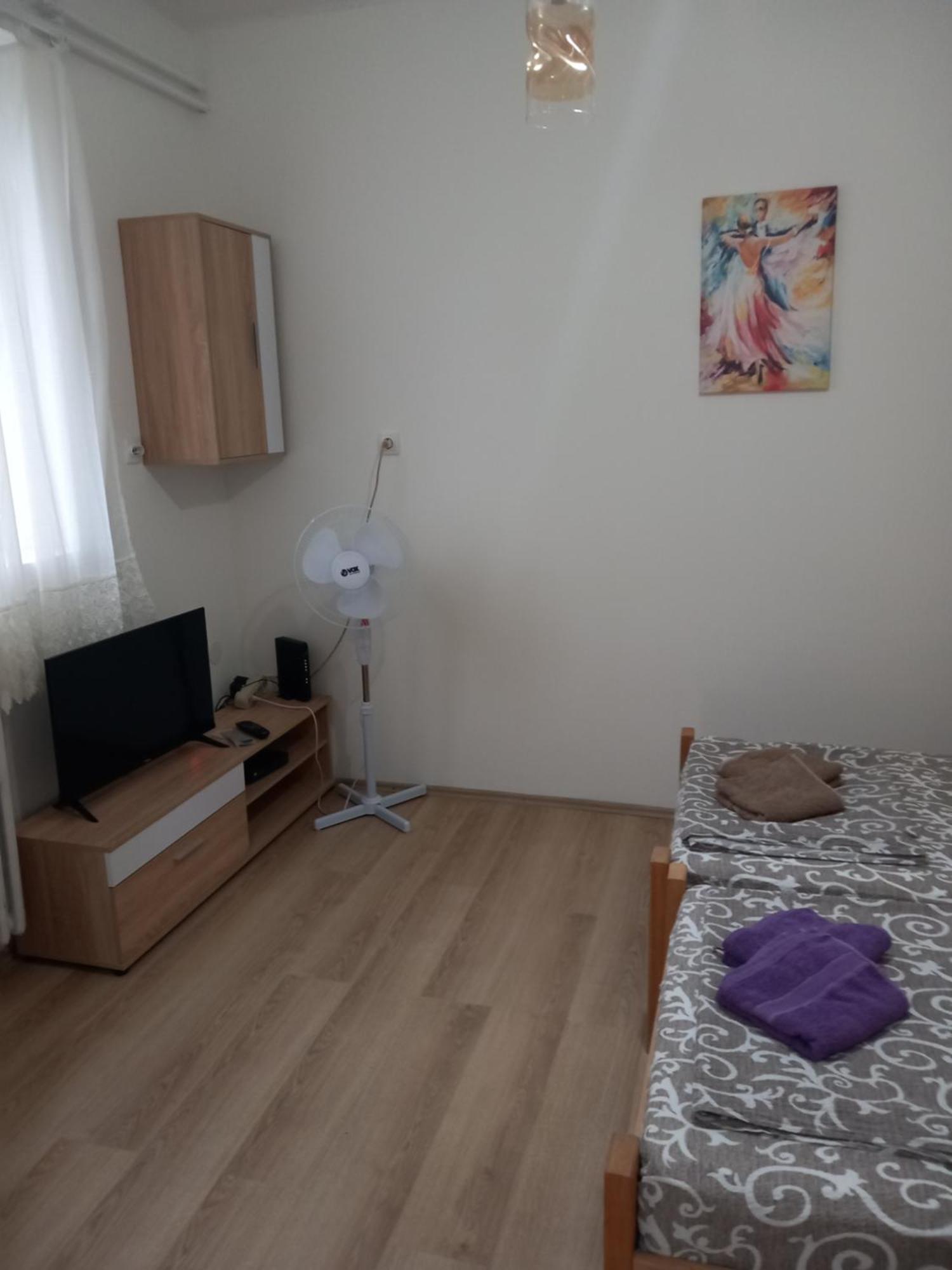 Rm Castell Apartments Novi Sad Esterno foto